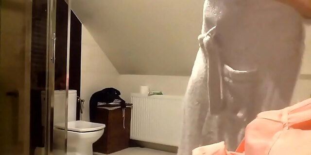 shower,webcam